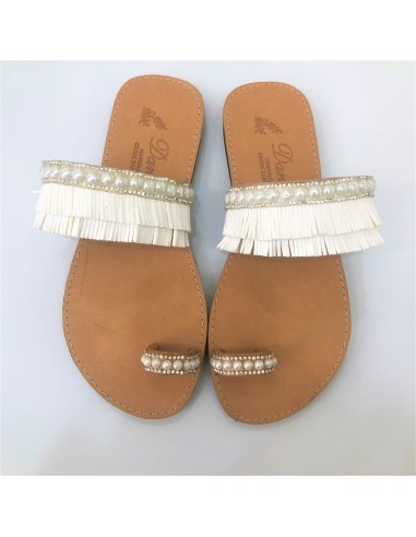 HANDMADE WHITE BOHO LEATHER SANDALS WITH PEARLS.